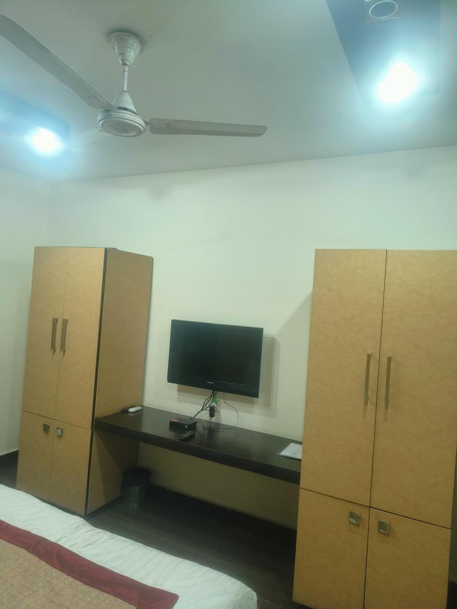 Good Palace Karol Bagh Hotel