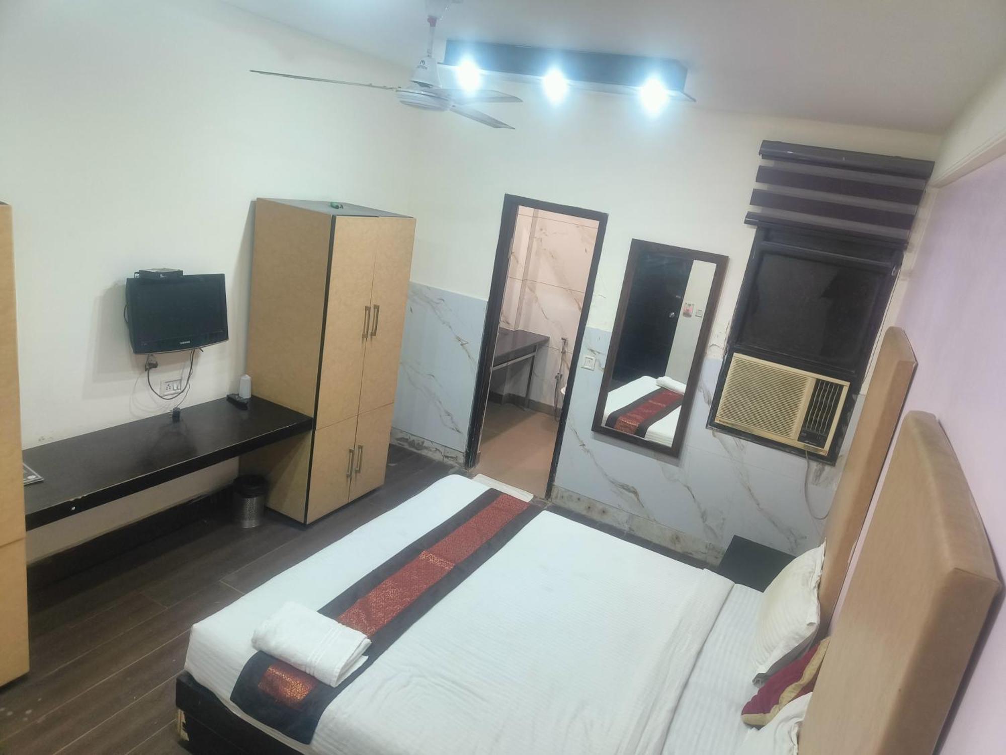 Good Palace Karol Bagh *