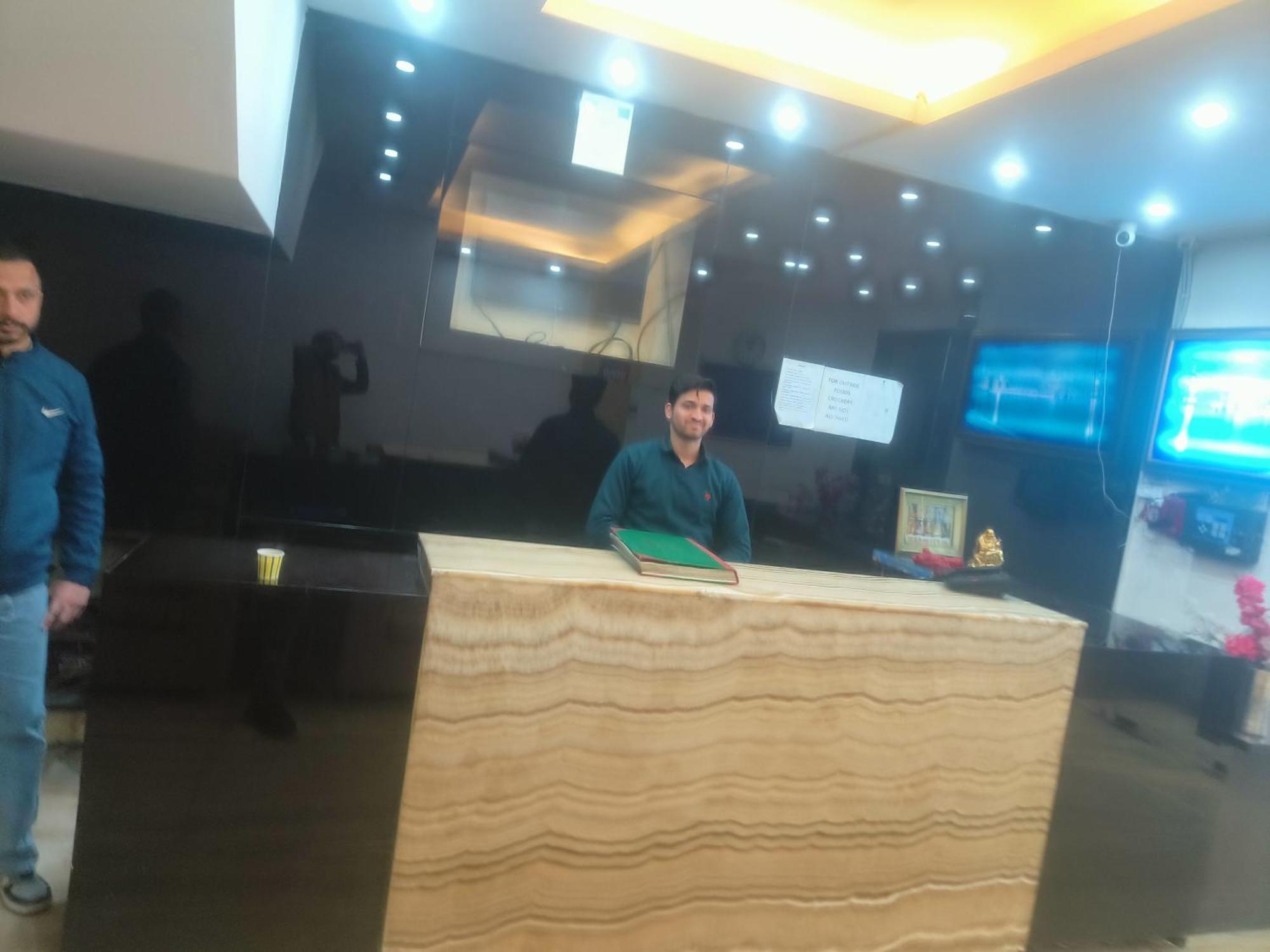 Good Palace Karol Bagh Hotel