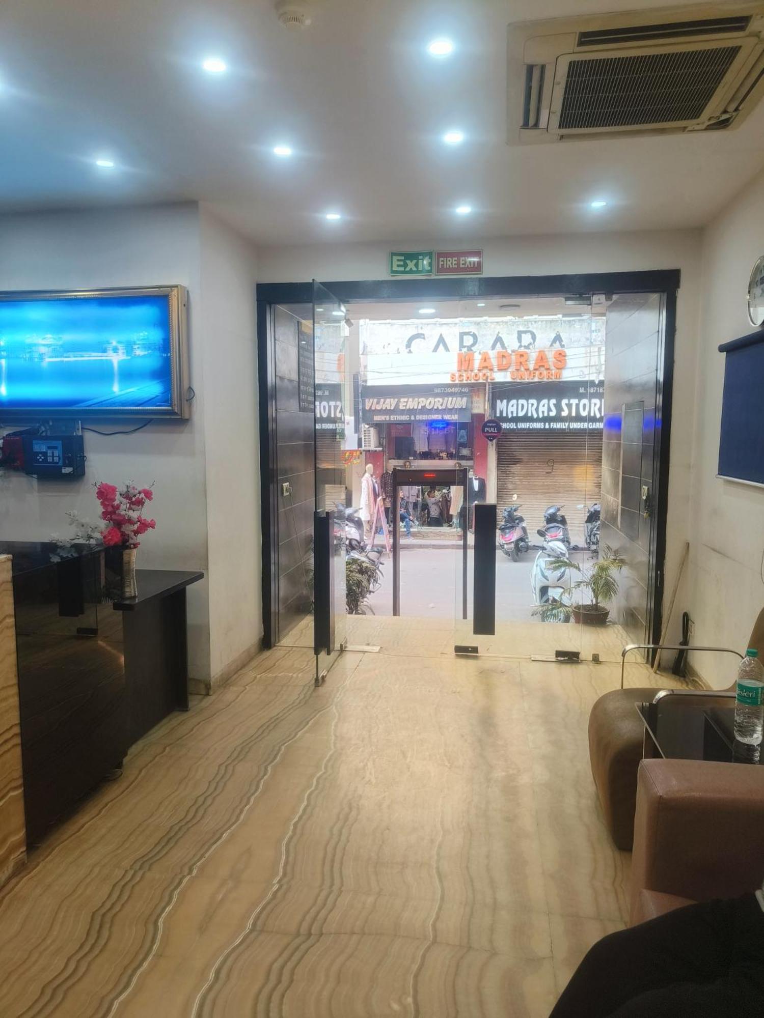 Good Palace Karol Bagh