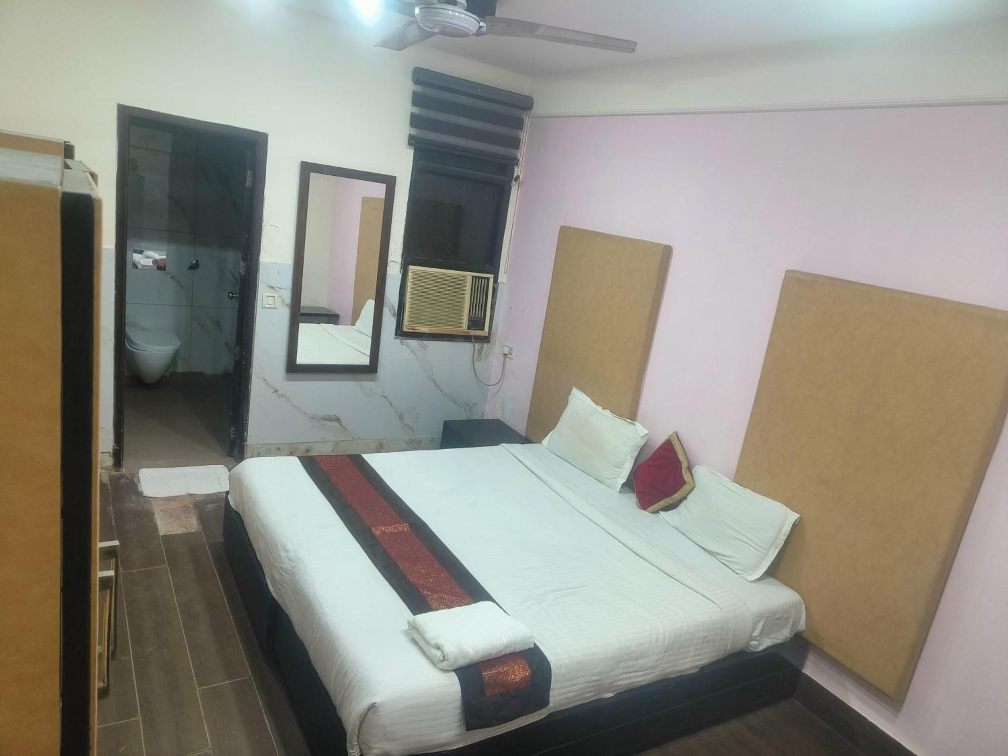 Good Palace Karol Bagh