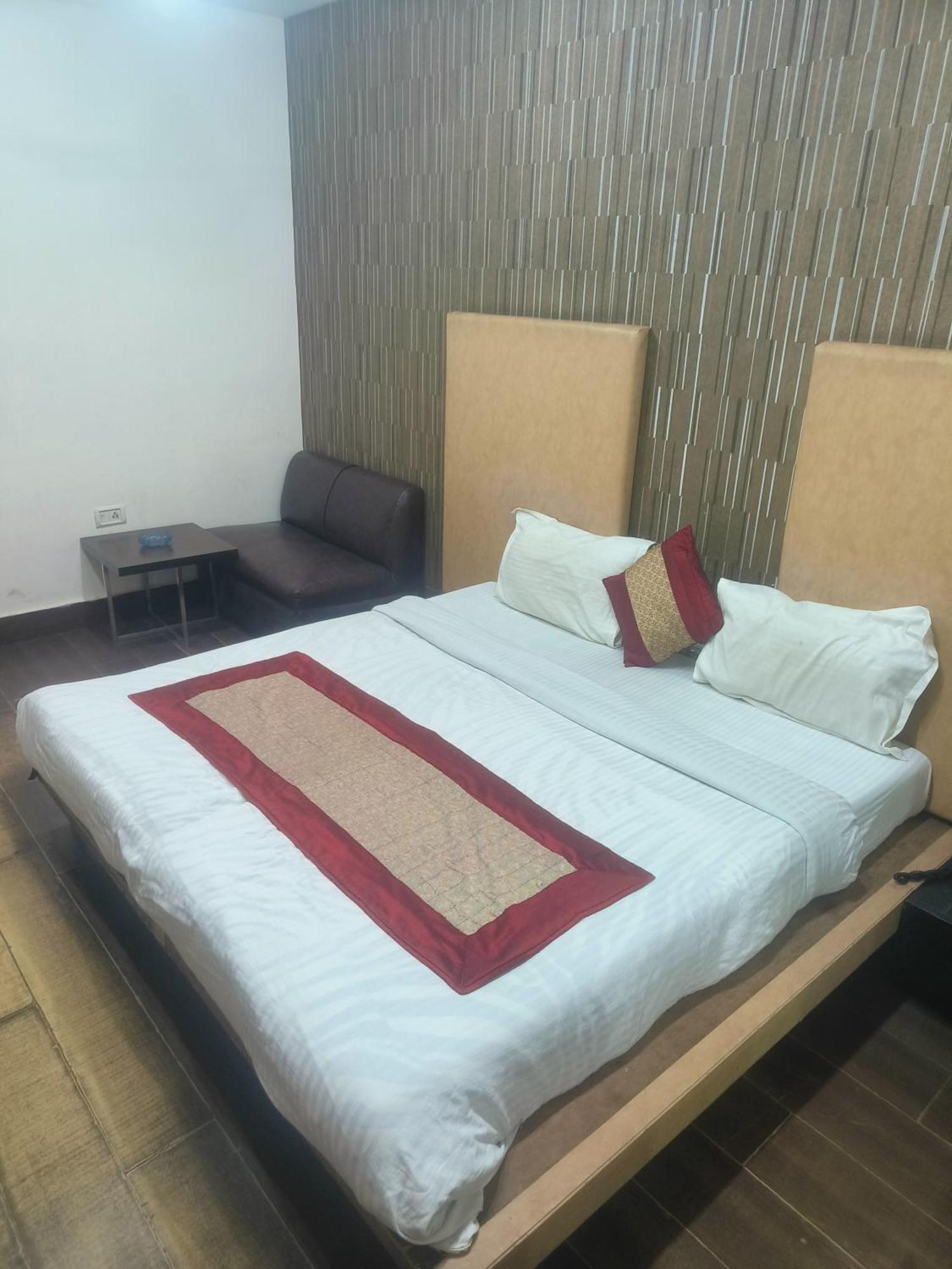 Good Palace Karol Bagh New Delhi