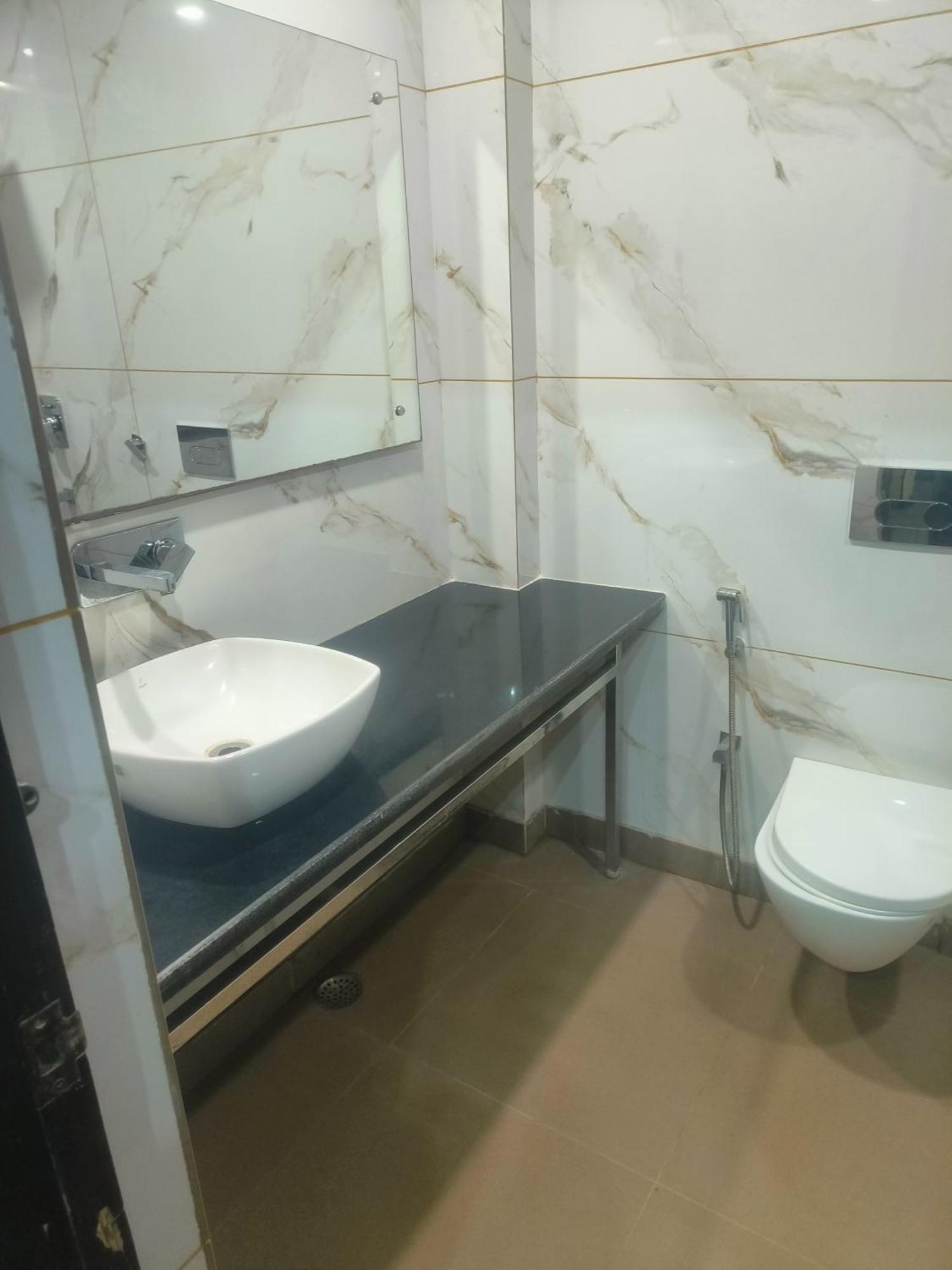 Good Palace Karol Bagh * New Delhi