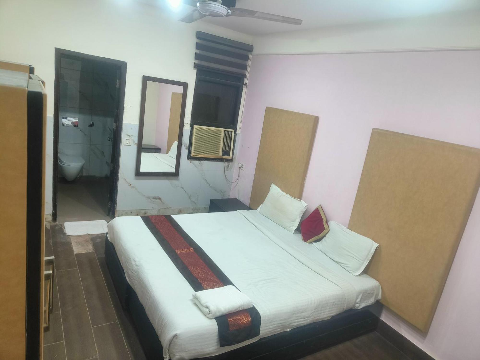 Hotel Good Palace Karol Bagh *